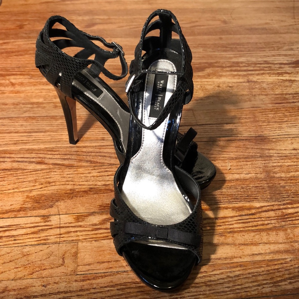 White House Black Market Snakeskin Heel Size 9